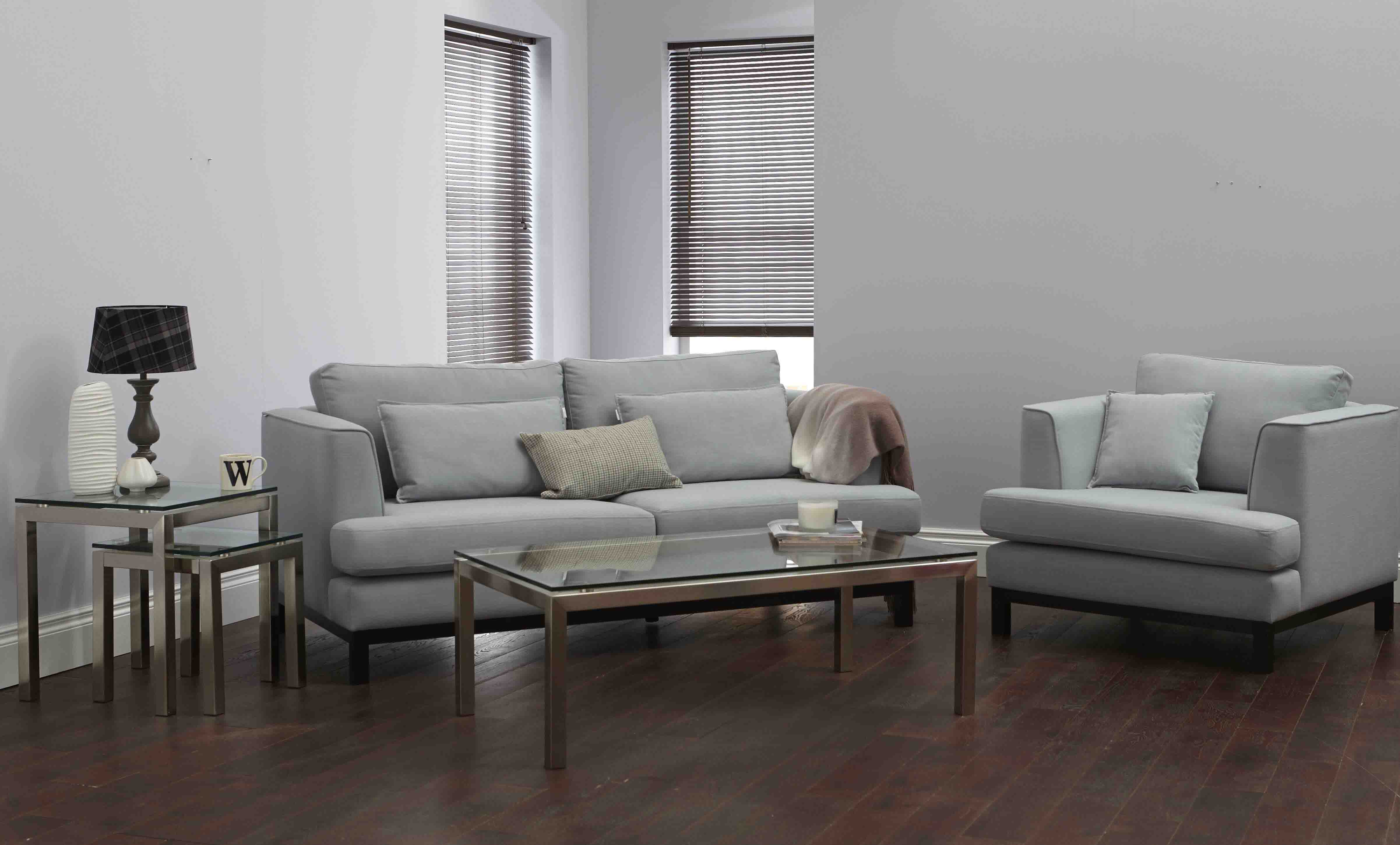 ELEGANT AND MINIMALISTIC SOFA